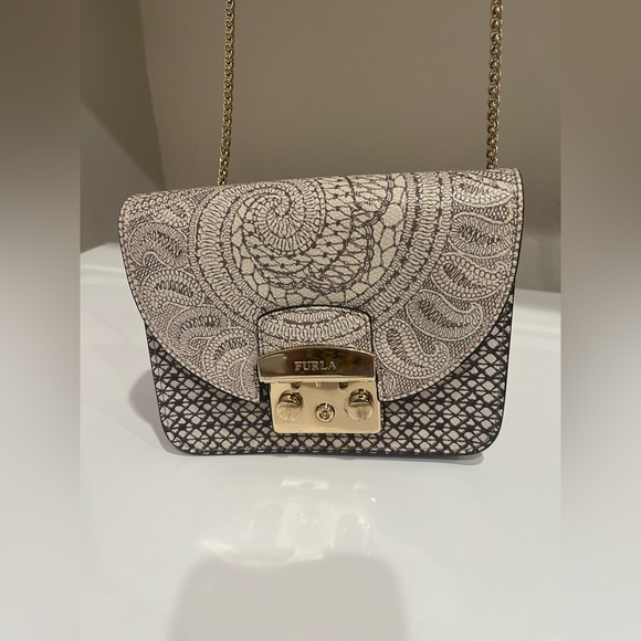 FURLA METRÓPOLIS PRINTED LEATHER‎ Cream shoulder bag